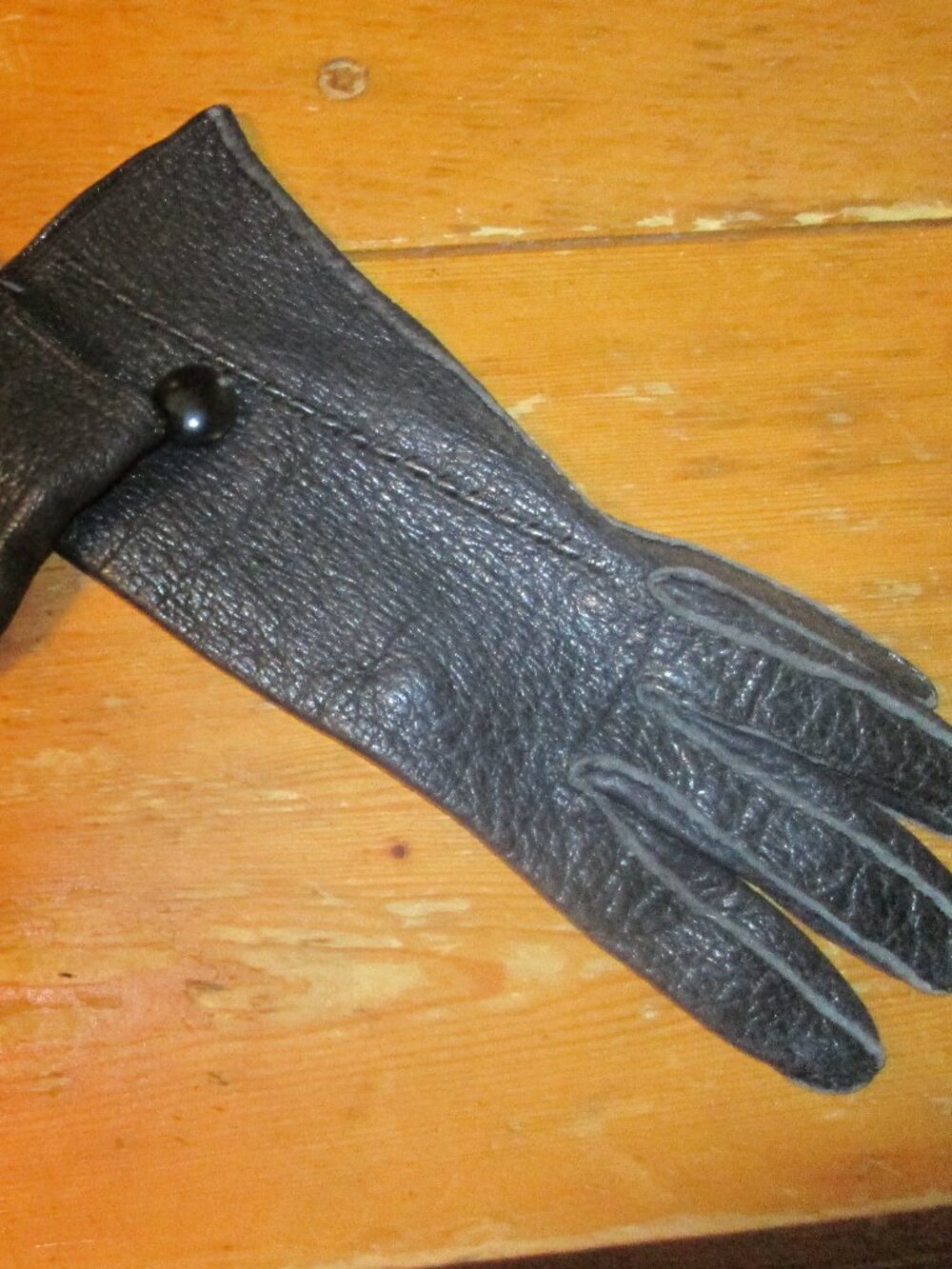 vintage mint fine leather driving gloves light fleece line button decor top sz 7